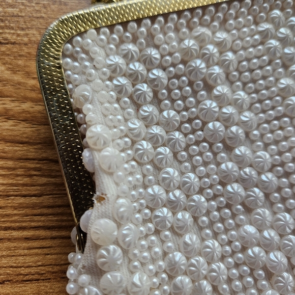 Beaded flat clutch purse with chain - Picture 5 of 8